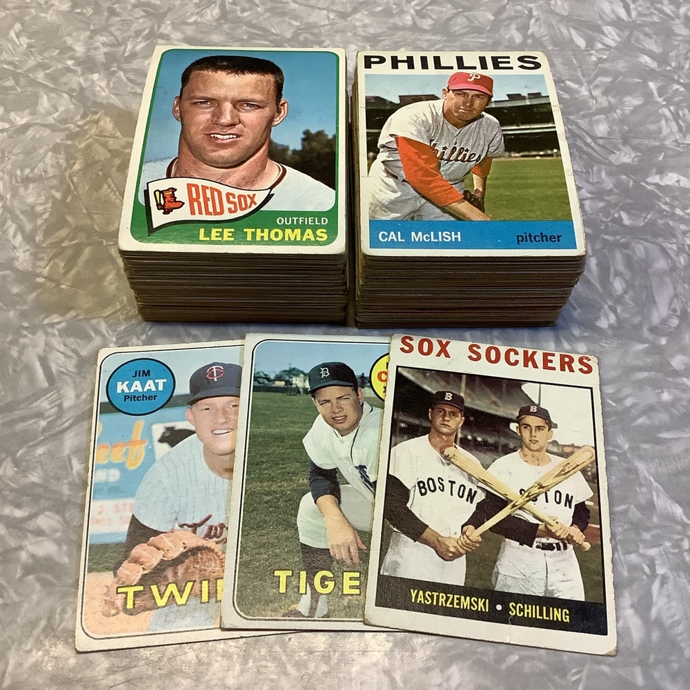 Vintage 1960s Topps Baseball Card Lot of 125 w/ HOFs, Stars and Team Cards